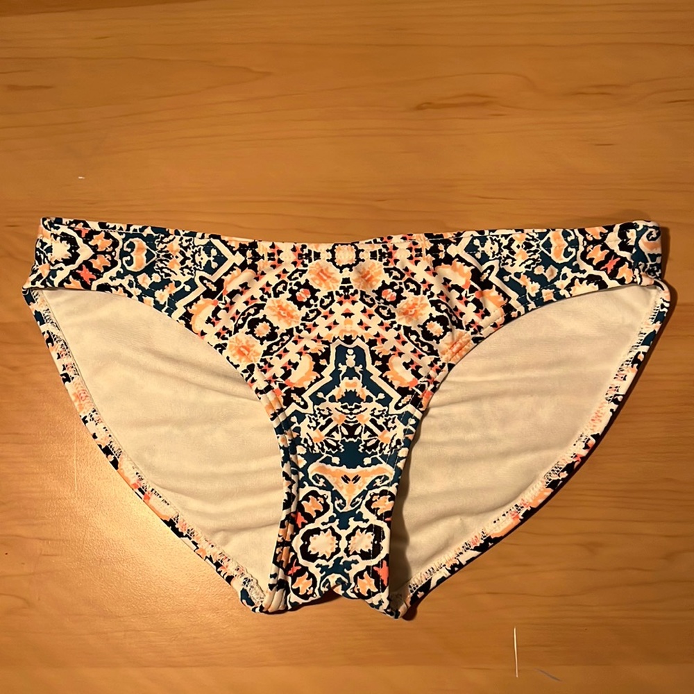 XS Xhiliration bottoms